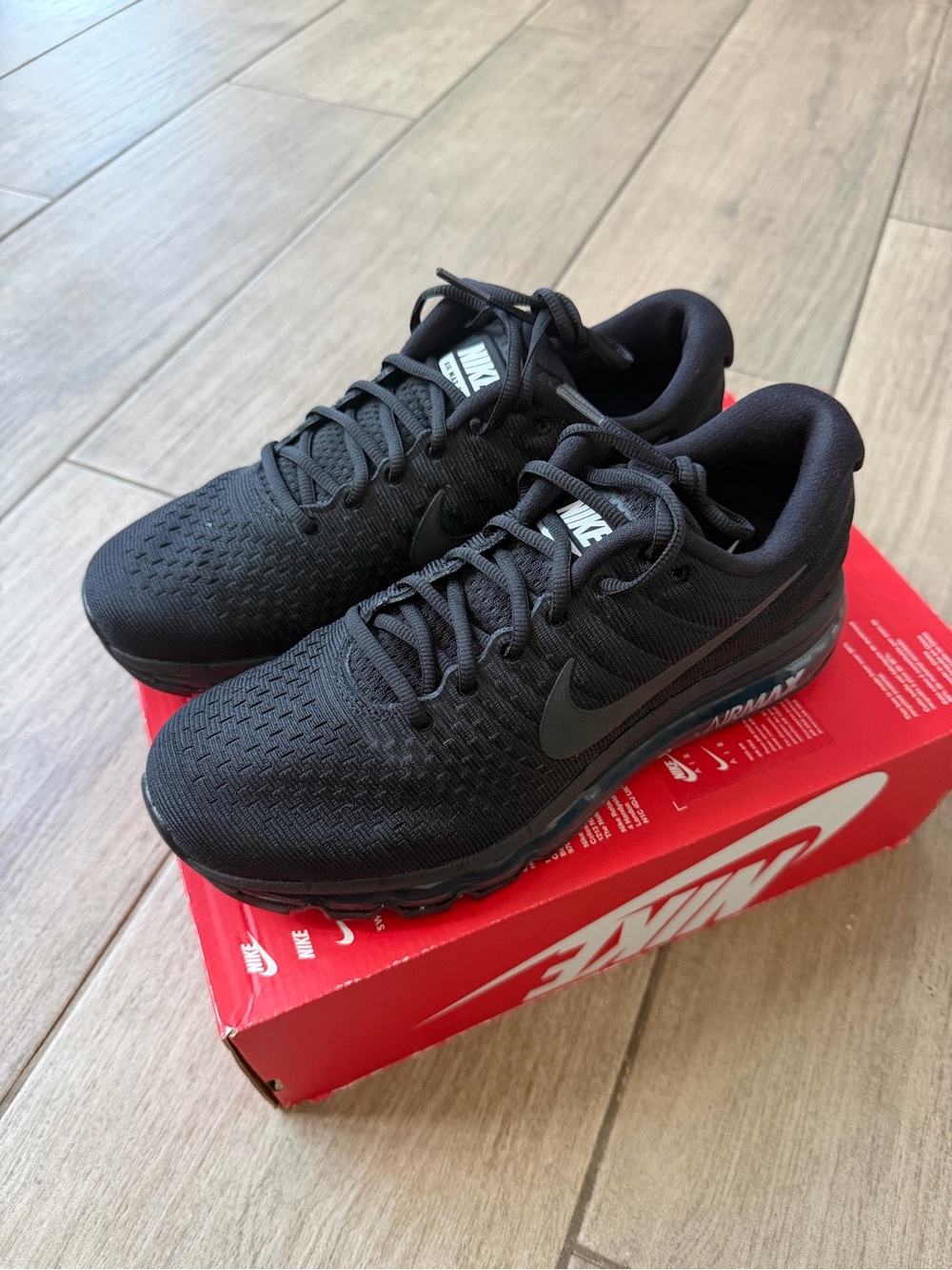 Nike Air Max 2017 （ box without lid )